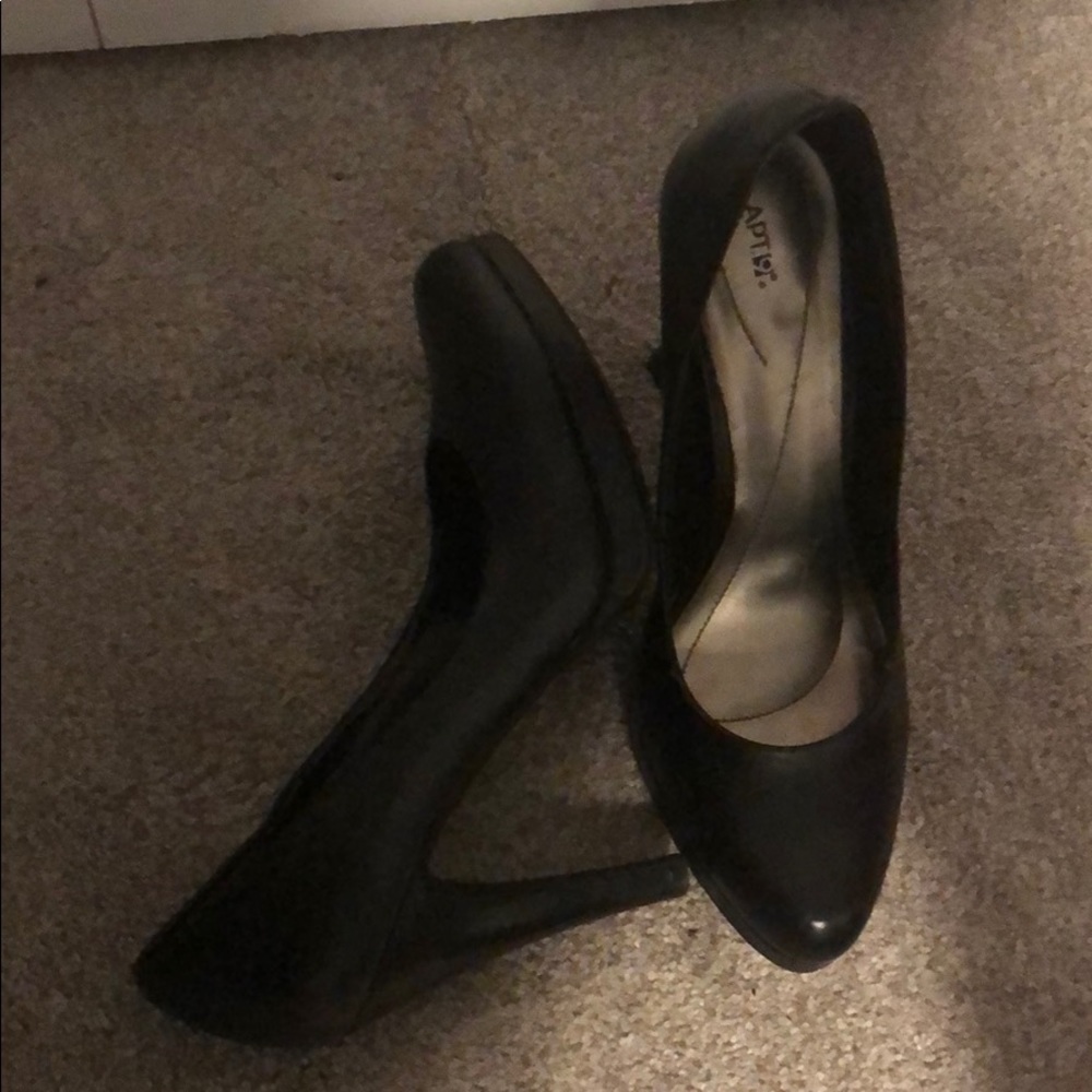 Shoes - Picture 2 of 2